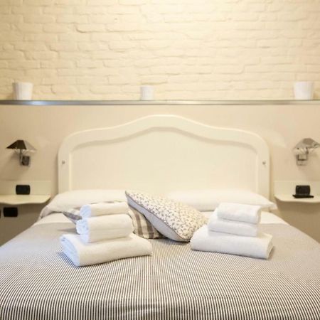 Two Sisters Suites Наполи Екстериор снимка