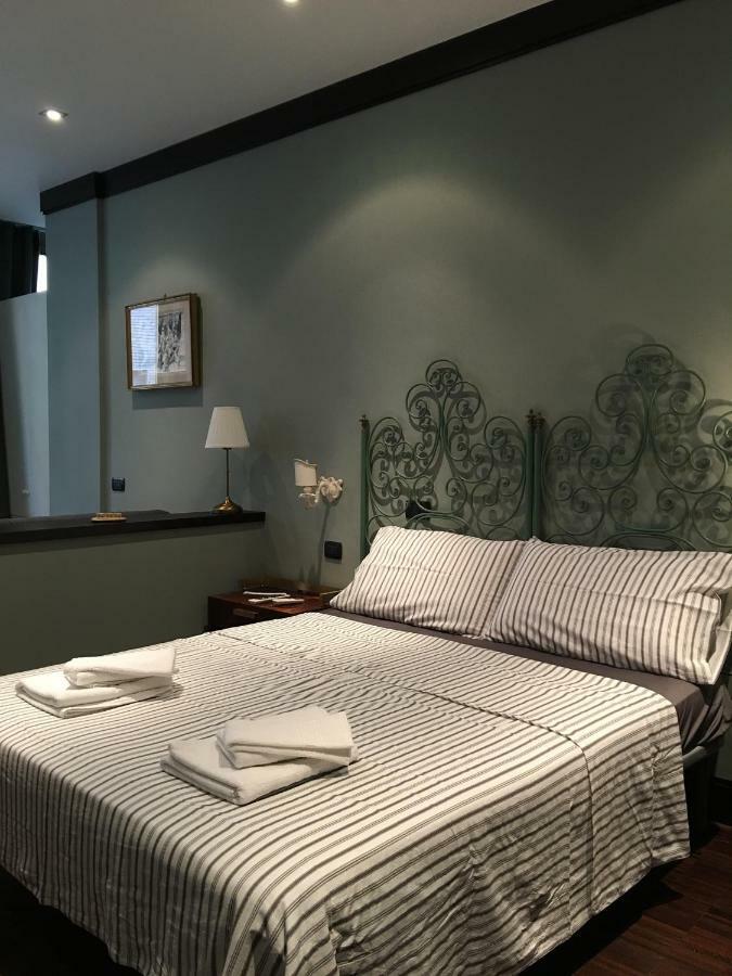 Two Sisters Suites Наполи Екстериор снимка