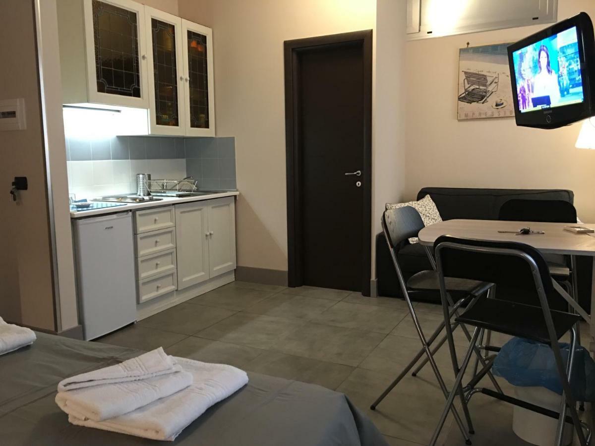 Two Sisters Suites Наполи Екстериор снимка