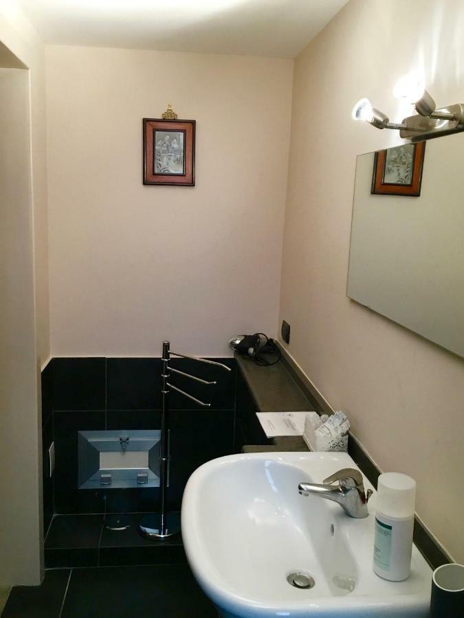 Two Sisters Suites Наполи Екстериор снимка