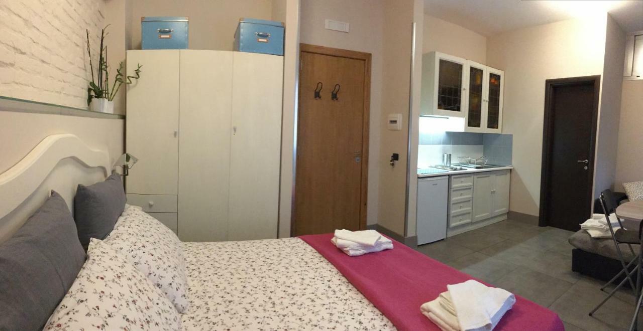 Two Sisters Suites Наполи Екстериор снимка