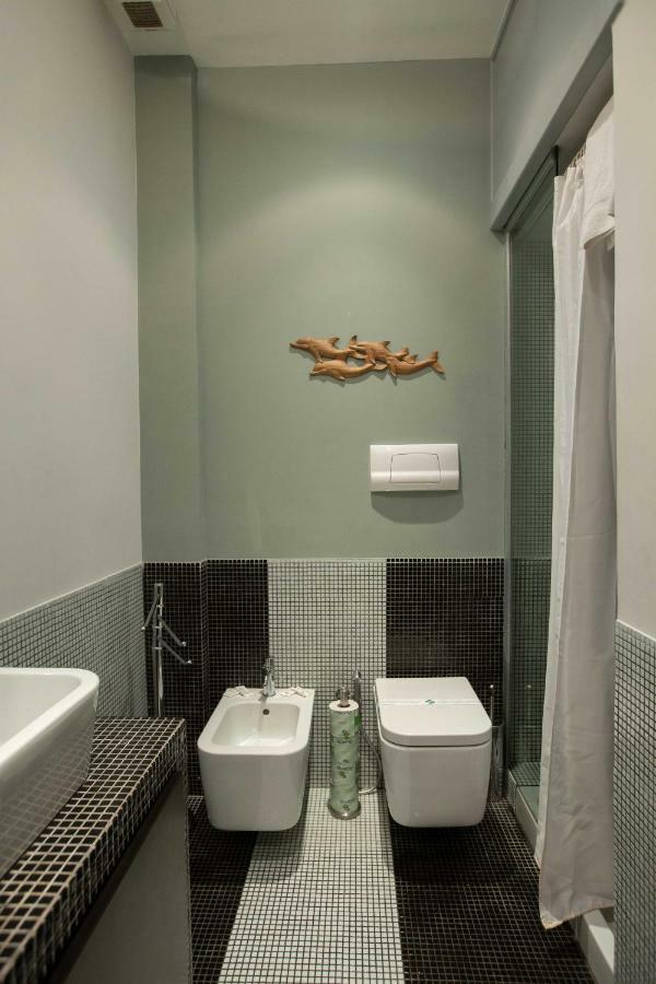 Two Sisters Suites Наполи Екстериор снимка