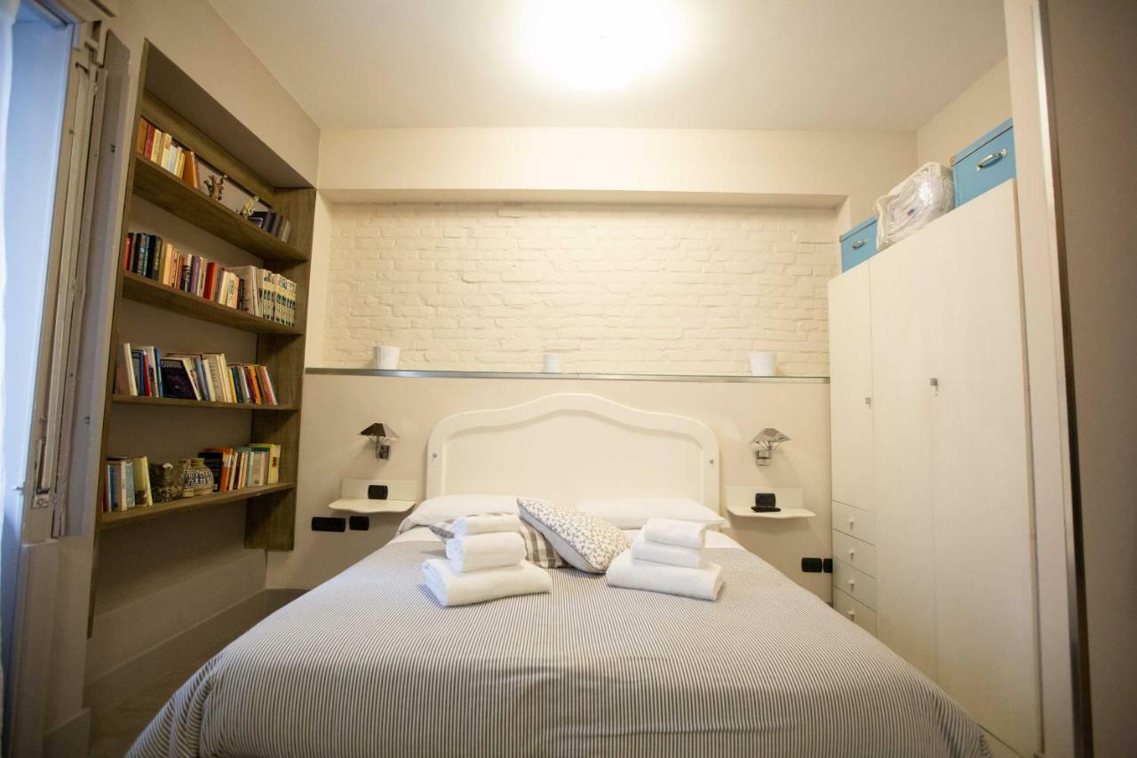 Two Sisters Suites Наполи Екстериор снимка