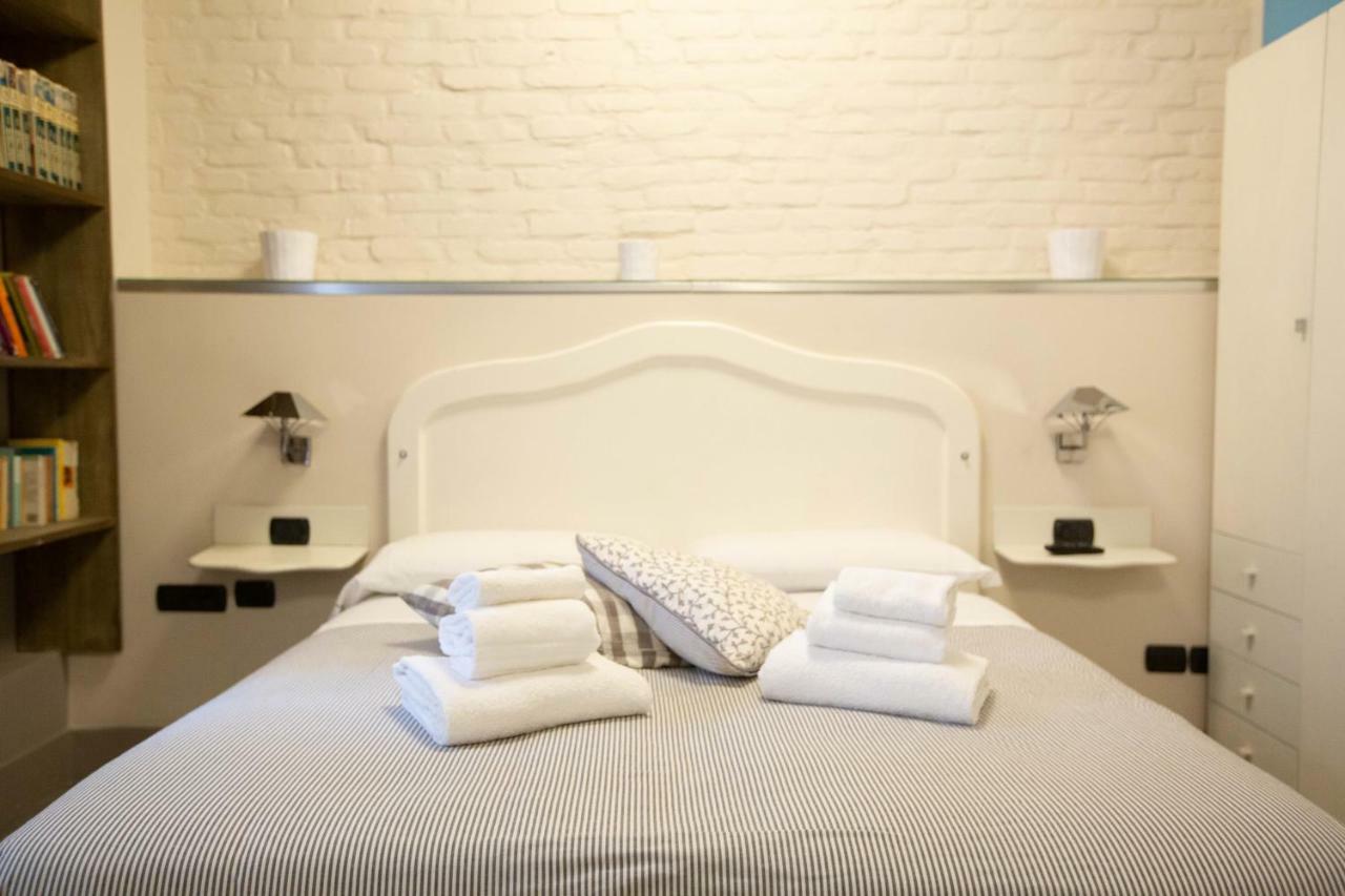 Two Sisters Suites Наполи Екстериор снимка